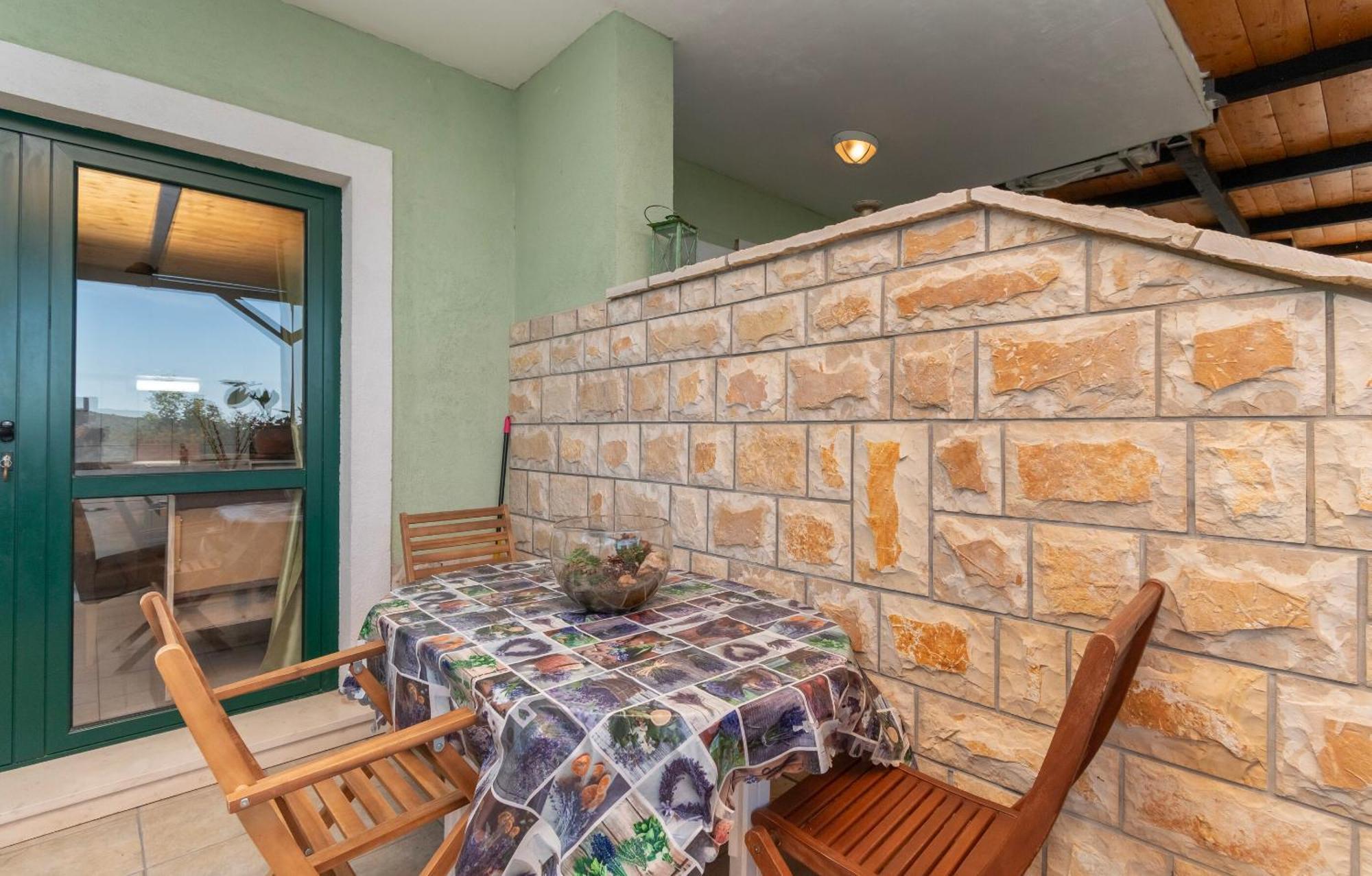 Apartments Toni Maslinica Exterior photo